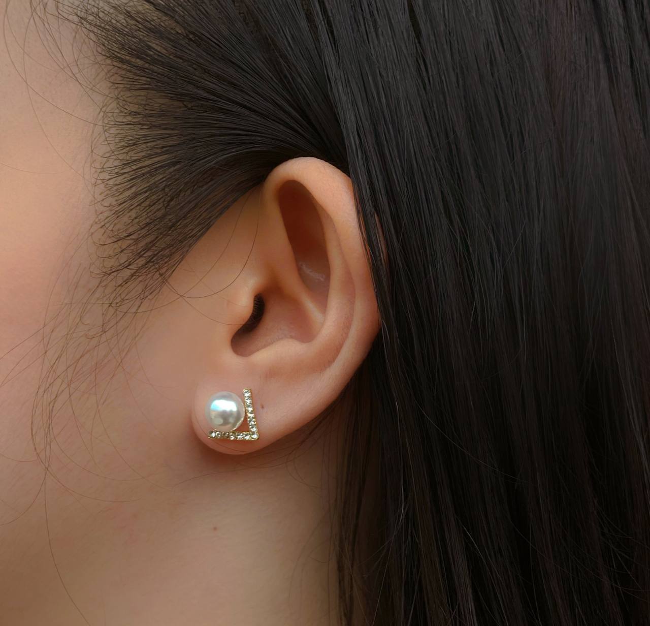 S925 Carina Pearly V Earring